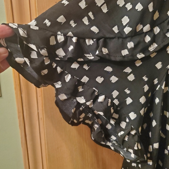 Torrid Black and White Patterned Blouse - Picture 3 of 4